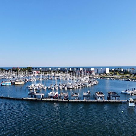 Hotel Hausboot Bali Fehmarn Esterno foto