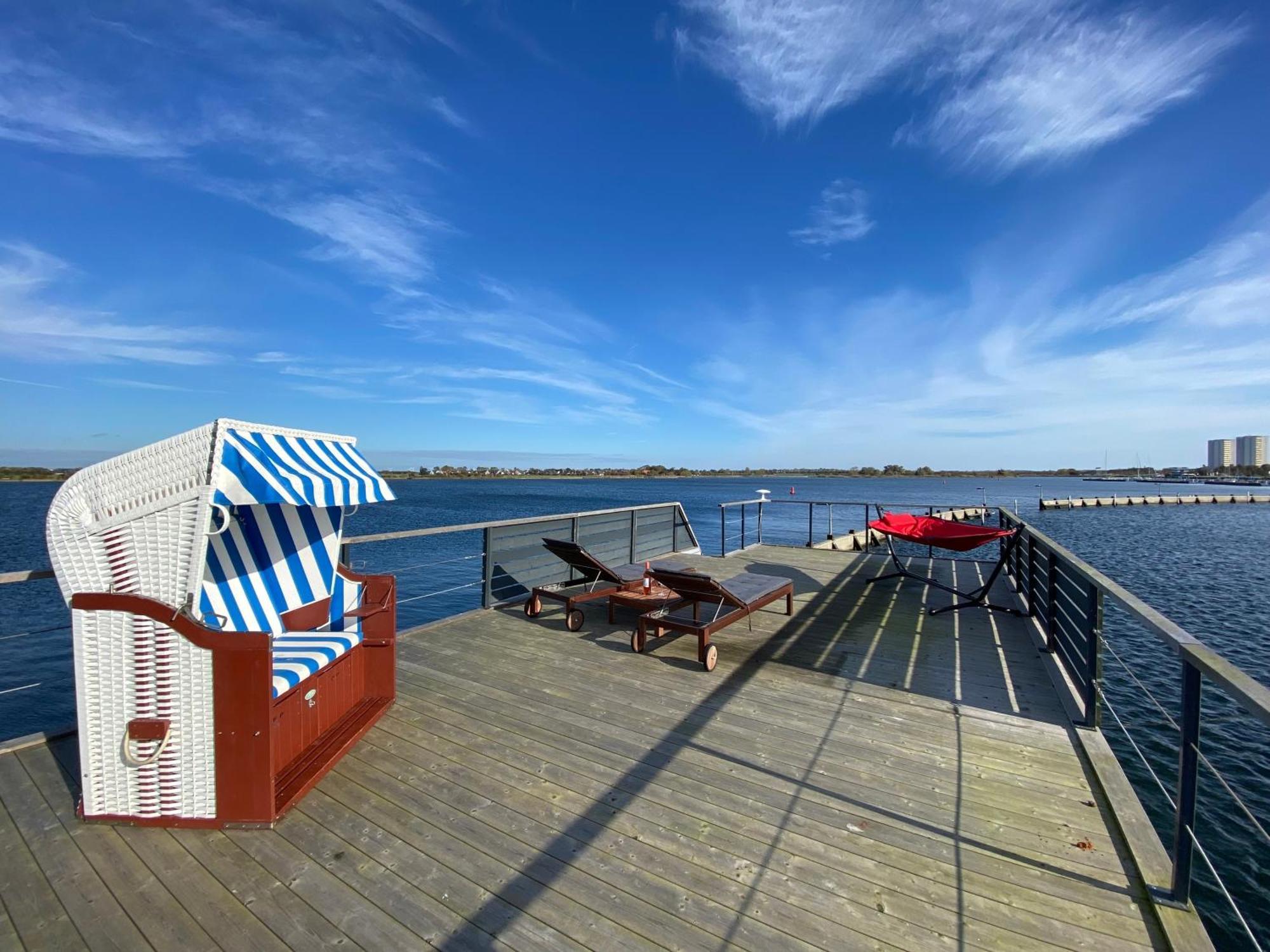 Hotel Hausboot Bali Fehmarn Esterno foto