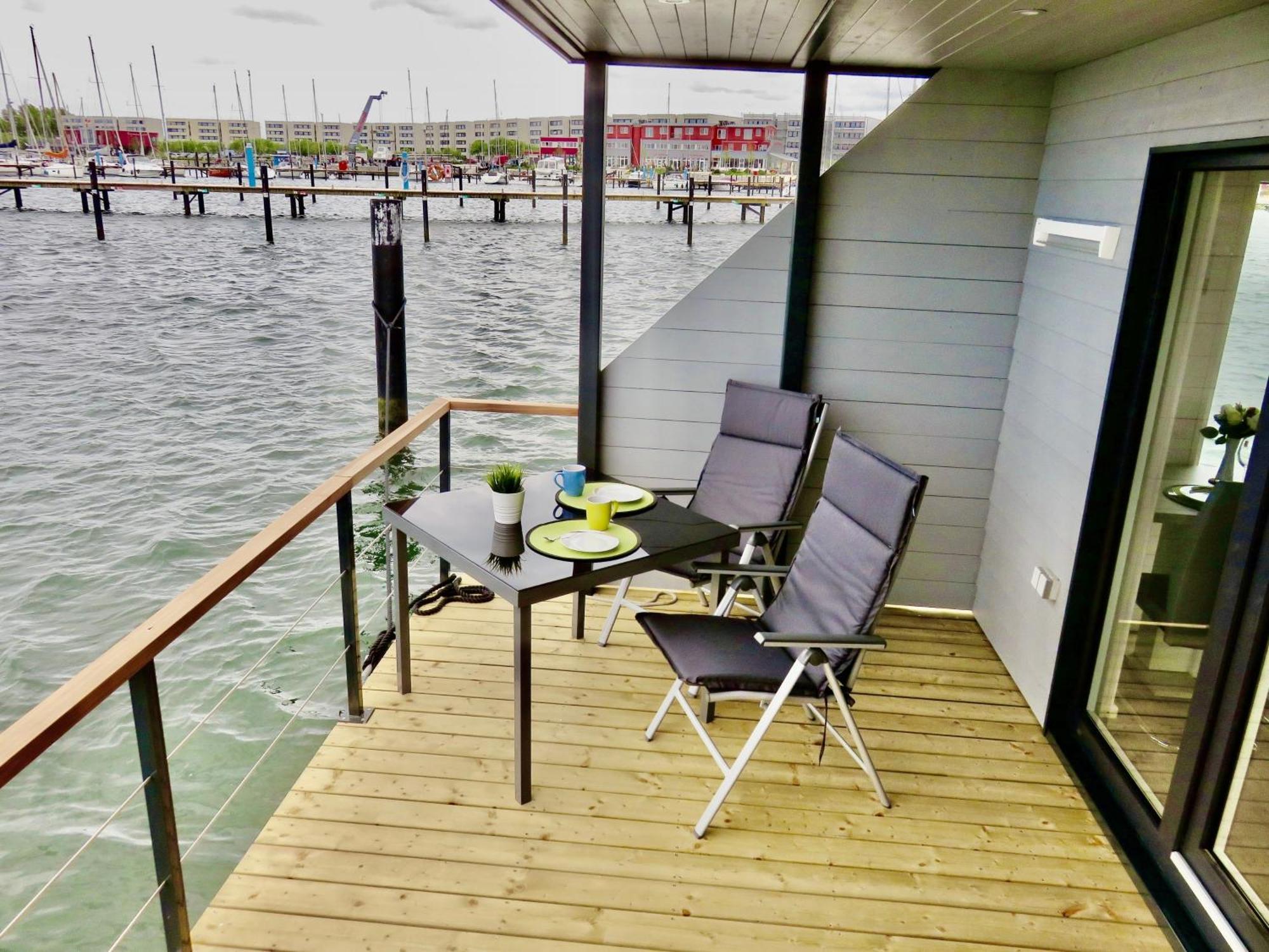 Hotel Hausboot Bali Fehmarn Esterno foto