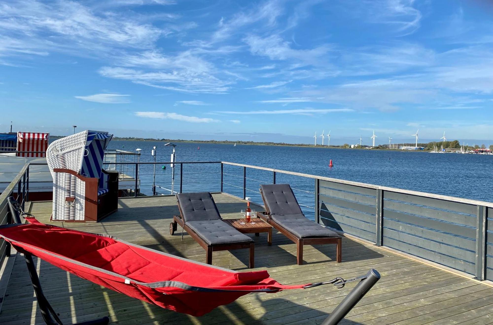 Hotel Hausboot Bali Fehmarn Esterno foto